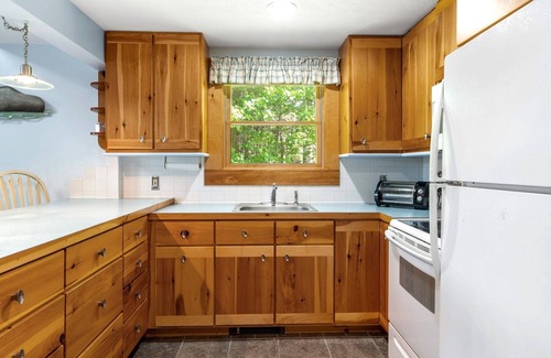 Lyman House | Waterfront w/Kayak's, SUP's and Ping Pong Table!