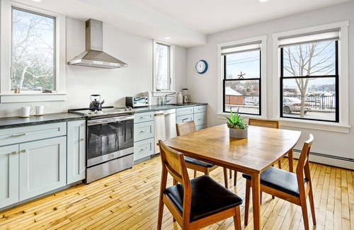 Camden House | Waterfront & walkable triplex - harbor views, AC, dog-friendly