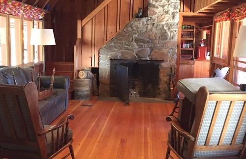 Klamath Lake Cabin | Waterfront West side Lake of the Woods, Or cabin for rent Aug 12-19