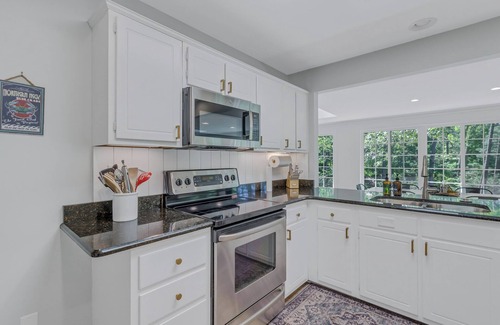 White Stone House | Waterfront, White Stone, Spacious-Kayaks-Family
