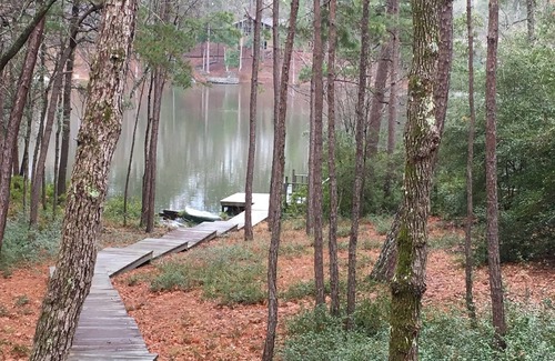 Holly Lake Ranch House | Waterfront - Winding Trail Lodge, Sleeps 6, Enjoy Amenities on Holly Lake Ranch