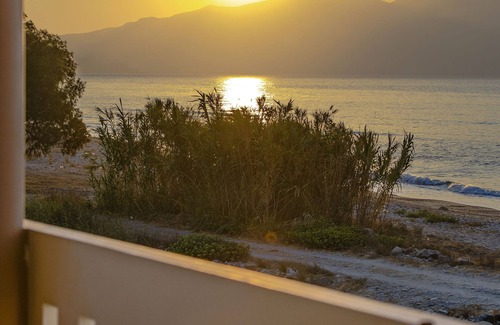 Nopigia Apartment | Waterfront with Extraordinary View, Thetis
