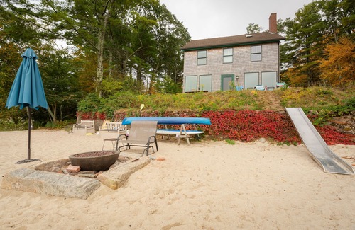 Rockville House | Waterfront With It’s Own Sandy Beach