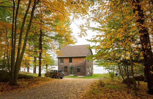 Rockville House | Waterfront With It’s Own Sandy Beach