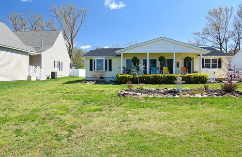 Colonial Beach House | Waterfront with spectacular view, close to restaurants and bars