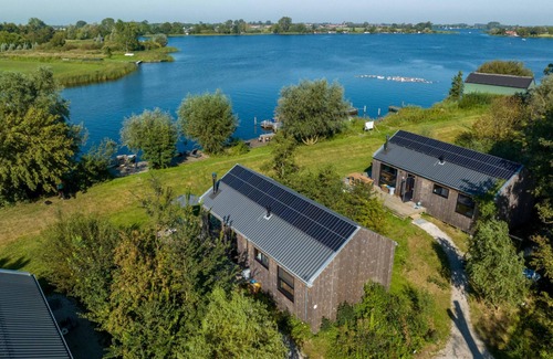 Grou Apartment | Waterlodge Tomke in Nes
