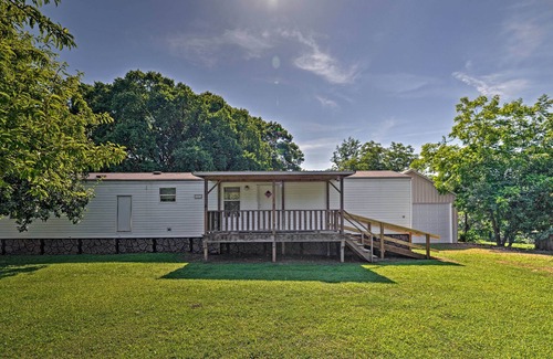 Waterloo House | Waterloo Home with Fire Pit - 1/2 Mi to Boat Ramp!