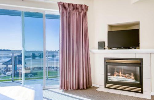 Lincoln City House | Waters Edge 302