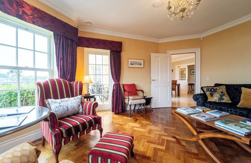 Dingle House | Waters Edge Apartment 1