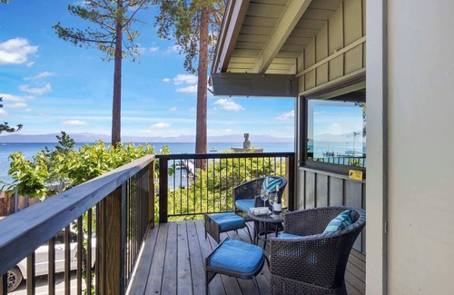 Tahoma House | Waters Edge Jewel w/Lake Views | HOA Access!