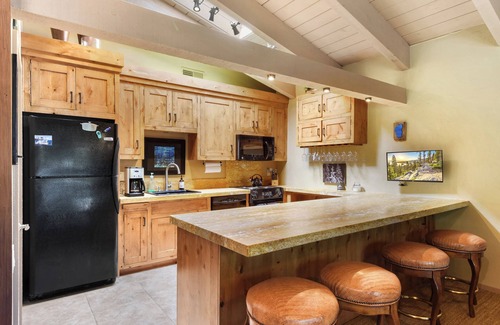 Tahoma Condo | Waters Edge Oasis | Shared Pool & Pier Access