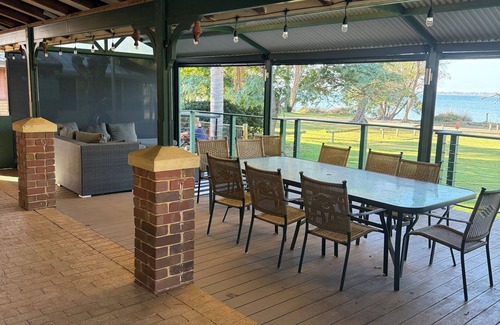Bouvard House | Waters edge retreat, come and relax on the estuary