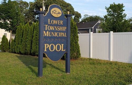 Town Bank House | WATERS EDGE VILLA BEACH FRONT Pet Friendly N.Cape May