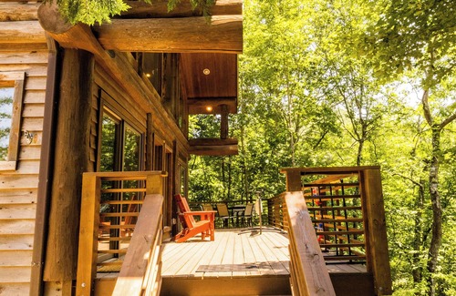 Bryson City Cabin | Watershed 2 - Perfect for a Double Date Retreat or Family Fun!