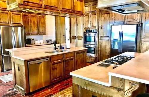 Kolin House | waterside views of oxbow, kayak,fishing, perfect spot, private deck/balcony