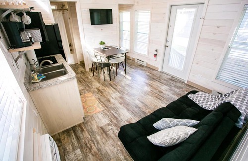 Steele Creek House | Waterview Family Style Two Bedroom #9 at Long Cove Resort