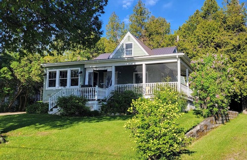 De Tour Village House | Waterview Home - in town, across from the Marina