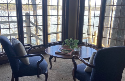 Midlothian House | “WaterView” Iconic Gem waterfront property w/walking trails