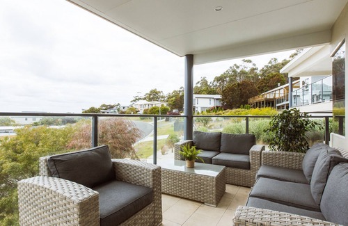 Bicheno House | WATERVIEW VILLA, walk to REDBILL beach, VIEWS , NETFLIX