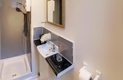 Merchiston Apartment | Watson Crescent Studio