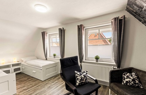 Freepsum House | "Watt Different" in Great Midlum! Cozy cottage for 4 people
