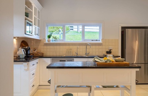 Wattle Flat House | Wattle Hills~Fleurieu Farm Stay Retreat with Pool