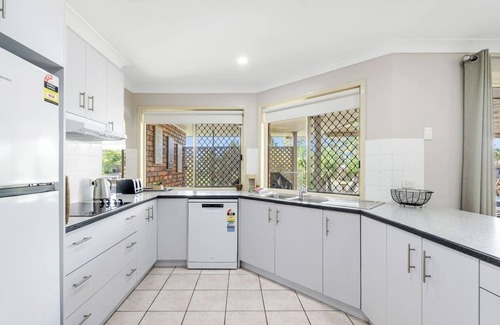 Eli Waters House | Wattlebird Lane Sunny Family Friendly Abode