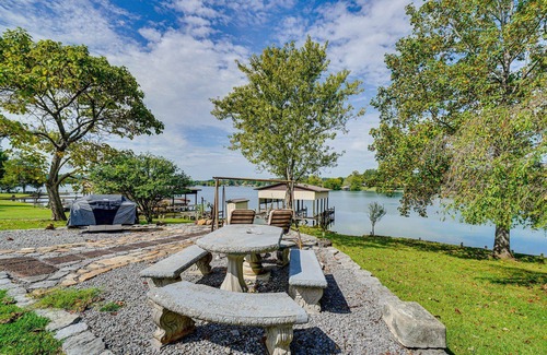 Spring City House | Watts Bar Lake Retreat Private Dock, Boat Ramp & Stunning Views!