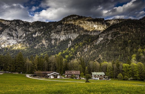 Winkl Apartment | Watzmann, 1-4 Pers., ca. 70 qm, 2 Schlafzimmer, 2x Dusche/WC, Bauernstube, Küche, Balkon