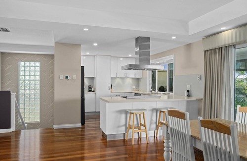 Moana House | Wauwa-ana ~ Moana - Sumptuous Holiday Abode in the Heart of Moana