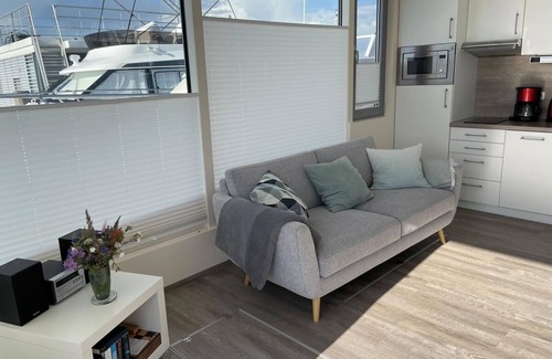 Ribnitz-Damgarten Boat Rental | Wave Rider No. 2 Comfortable holiday residence