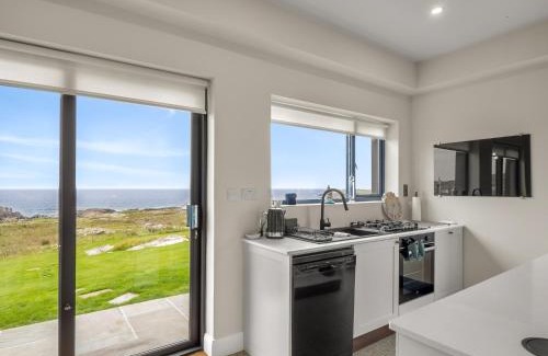 Roundstone Ski Chalet | Wave Watcher