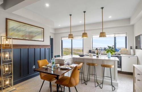 Roundstone Ski Chalet | Wave Watcher