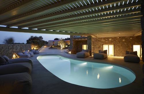 Xilokeratidi House | Wave18 Spacious,Luxurious,Contemporary,3 swimming pools,Gym,Spa,Sea View.