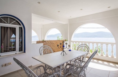 Salamis House | Wavedance Accommodation(Dias)