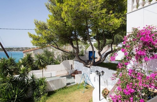 Salamis House | Wavedance Accommodation (Ifestos)