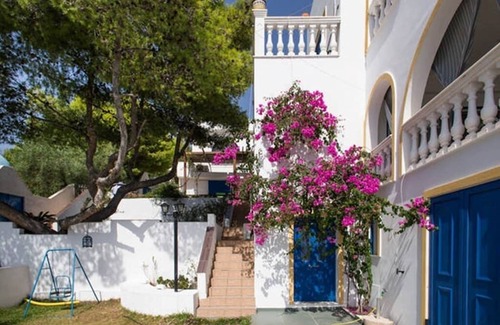 Salamis House | Wavedance Accommodation (Afrodite)