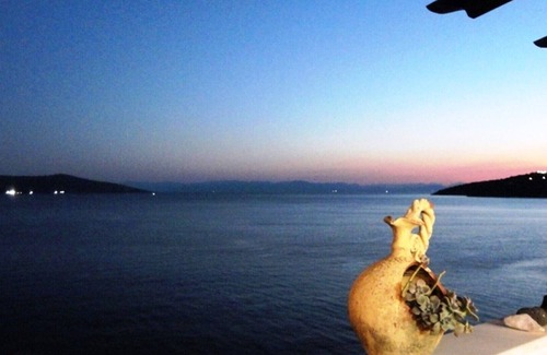 Salamis House | Wavedance Accommodation (Posidonas)