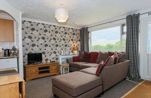 Hopton Ski Chalet | WAVENEY VIEW, pet friendly, with a garden in Burgh Castle