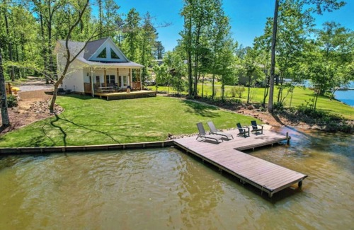 Jacksons' Gap House | Waverly Creek Retreat-kayaks/fire pit/pet friendly