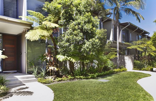 Byron Bay Villa | Waves Everyday - unobstructed view to beautiful Belongil Beach- no schoolies