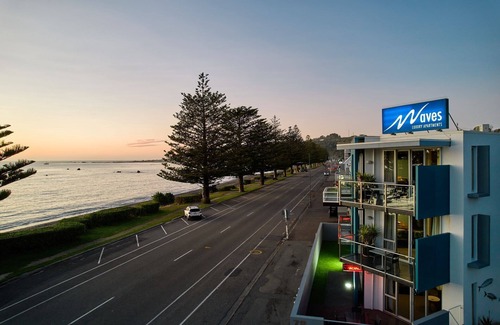 Kaikoura Cottage | Waves on Esplanade - Kaikoura Waterfront Apartment