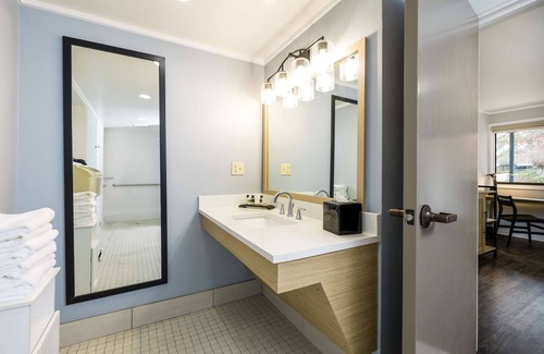 Waynesville Hotel | Waynesville Inn and Golf Club, Tapestry Collection by Hilton