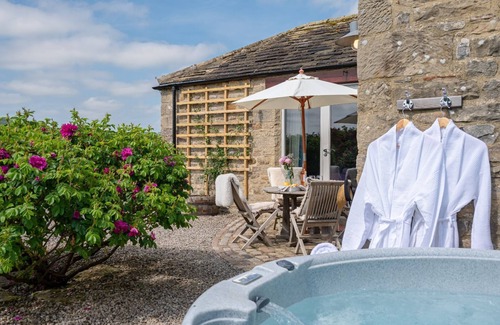 Richmond Cottage | Wayside Cottage - a cottage that sleeps 2 guests in 1 bedroom