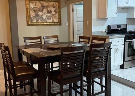 West Gate Hills Apartment | We are close to the Beach Beach Beach!!