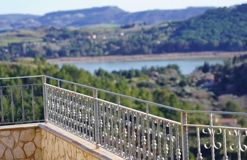Pergusa Villa | WE ARE LOCATED IN A VERY EXCLUSIVE AREA, WHO WOULD KNOW?n