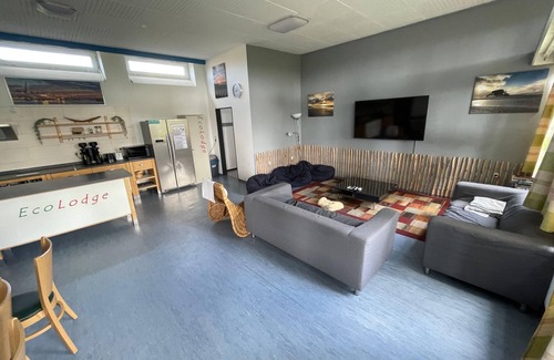 Oesterdeichstrich House | We can accommodate up to 15 people, 3000m² garden, terrace, barbecue.
