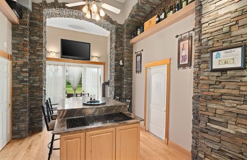Evans House | We Feature Premium Lodging Located Just Outside Of Kettle Falls WA.