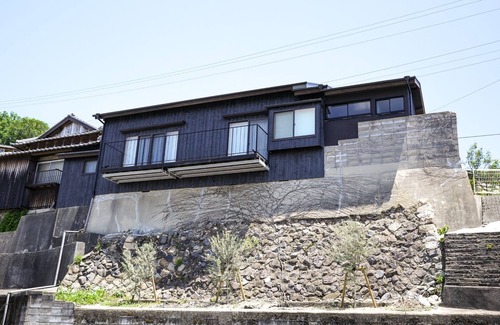 Ogishima House | We offer a relaxing accommodation with breathtaking views of the Seto Inland Sea from the oceanfront/Takamatsu Kagawa