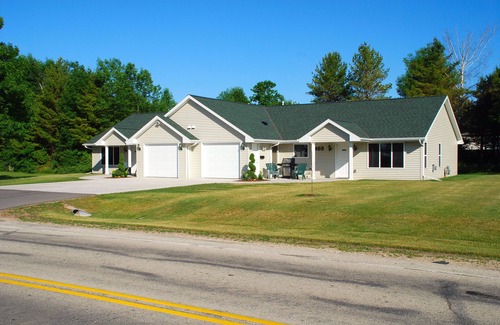 Algoma House | We provide condo units for daily, weekly, or monthly rental plans.